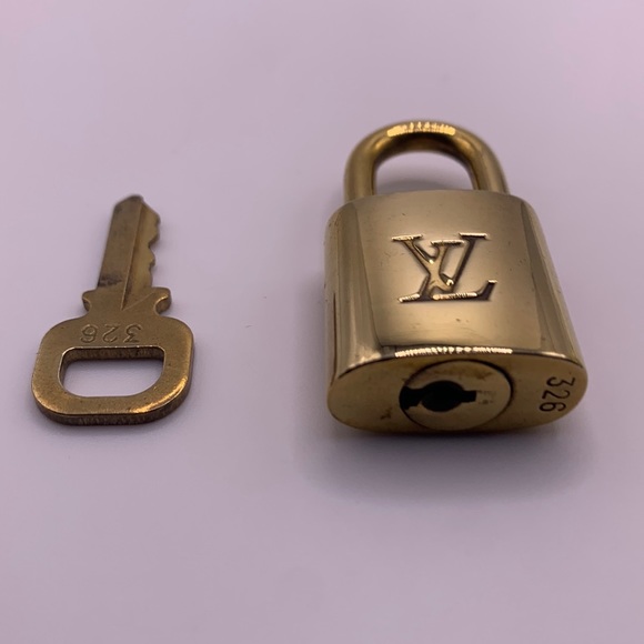 Louis Vuitton lock and key 🔐 - Picture 4 of 5
